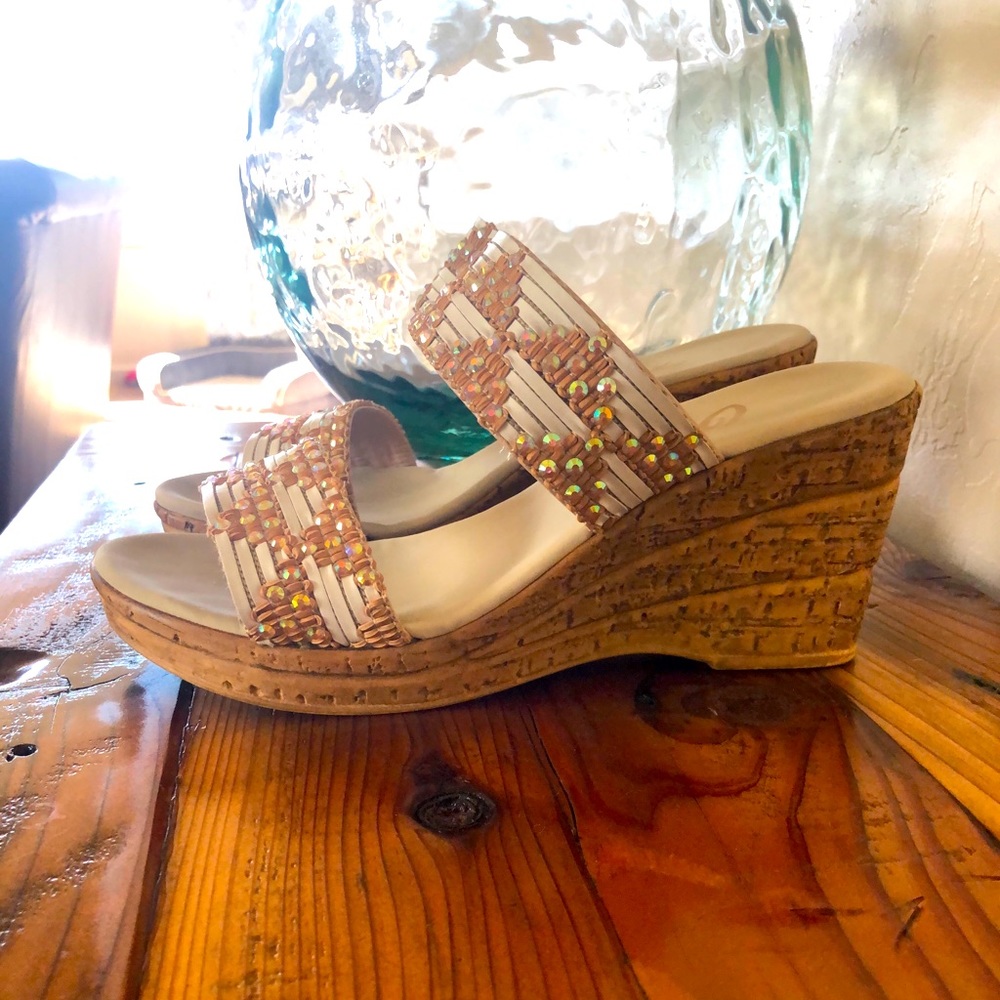 Onex Wedge Sandal 👡 in Excellent Condition